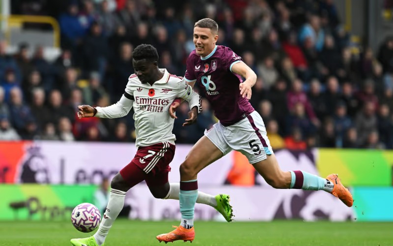 Arsenal quyết thắng đậm Burnley